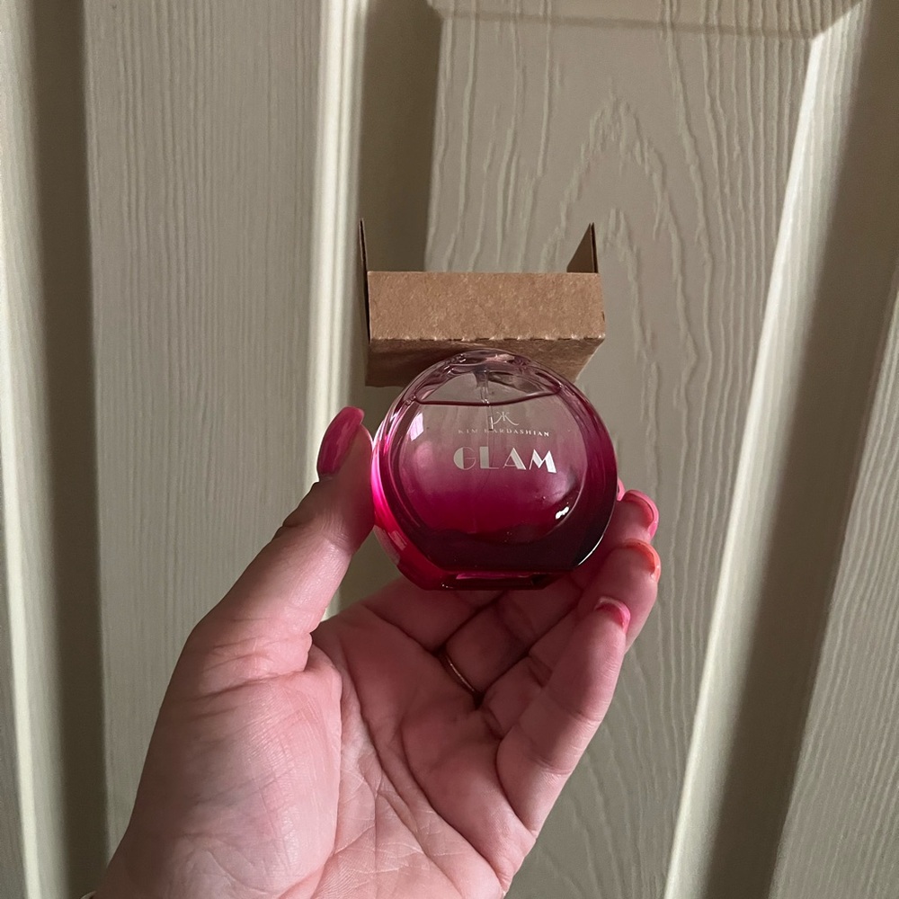 Kim Kardashian Glam Perfume